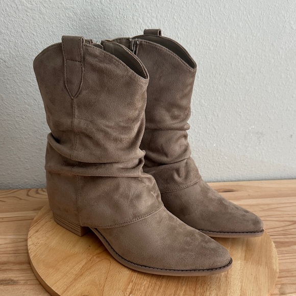 MIA Shoes - Mia Girl Womens Tawny Block Heel Cowboy Boots 8.5M